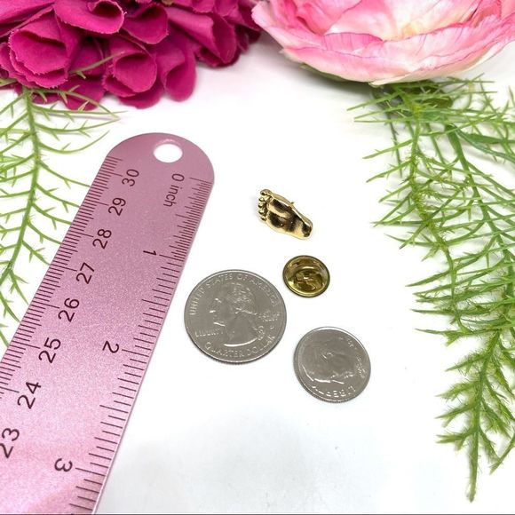VINTAGE⚜️Footprint Dainty Golden Tack Pin - Picture 5 of 6